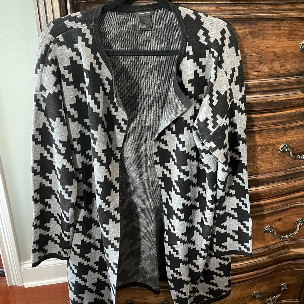 Ann Taylor cardigan size extra large never worn
